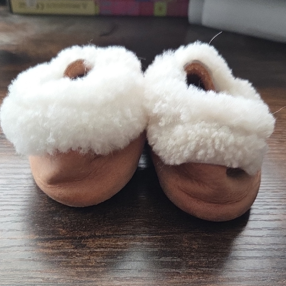 Freshly Picked Weathered Shearling Baby Shoe - Picture 3 of 7